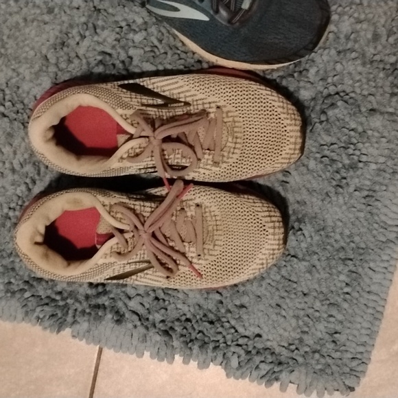 Sold - Picture 3 of 8